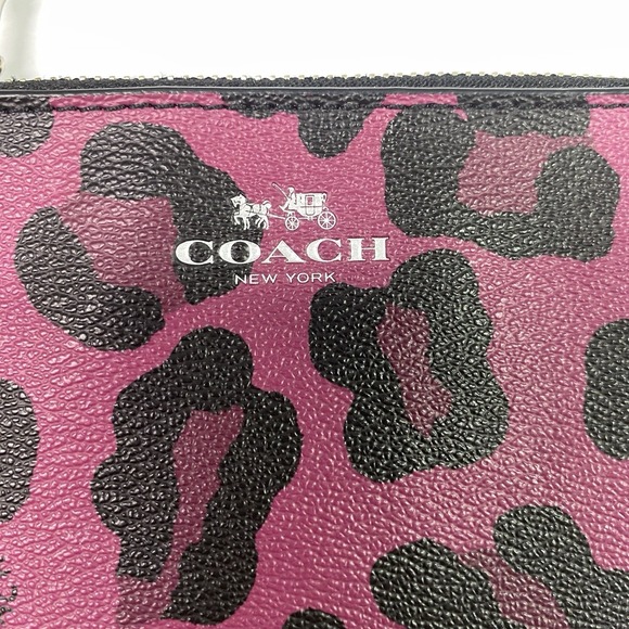Coach Womens Cranberry Pink&Black Leopard Print Wristlet Wallet Cheetah 4x6" EUC - Picture 11 of 11